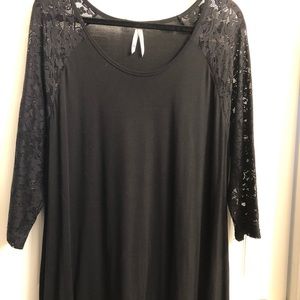 Marseille Tunic Top with Lace Sleeves Size 2X